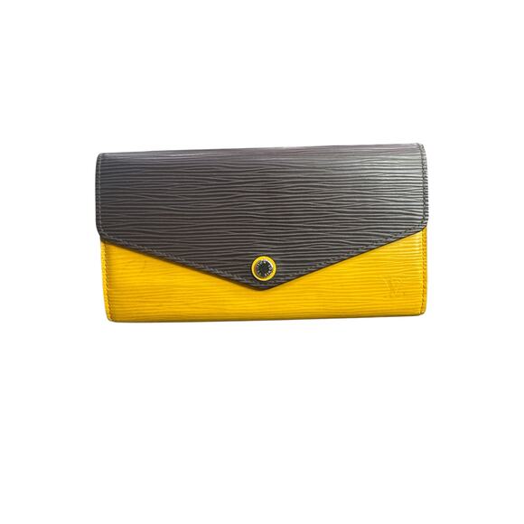 400.  Louis Vuitton  Epi Sarah Wallet NM Citron Black - Picture 1 of 8